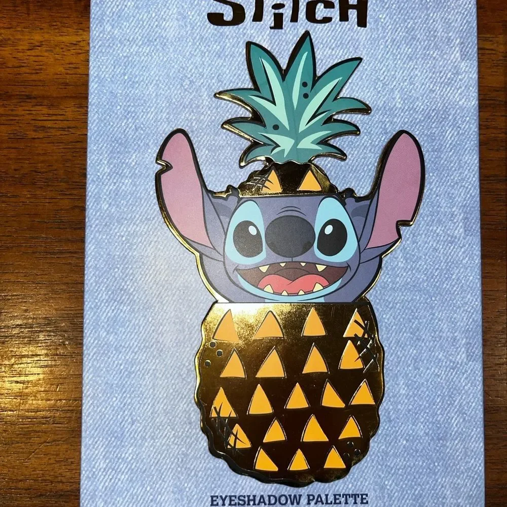 Bundle of 2 Disney Stitch eyeshadow Palette